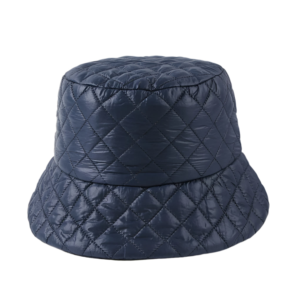 Sombrero azul marino con escudo acogedor