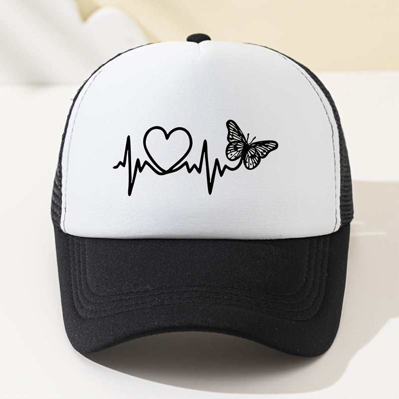 Gorra con corazón en blanco y negro