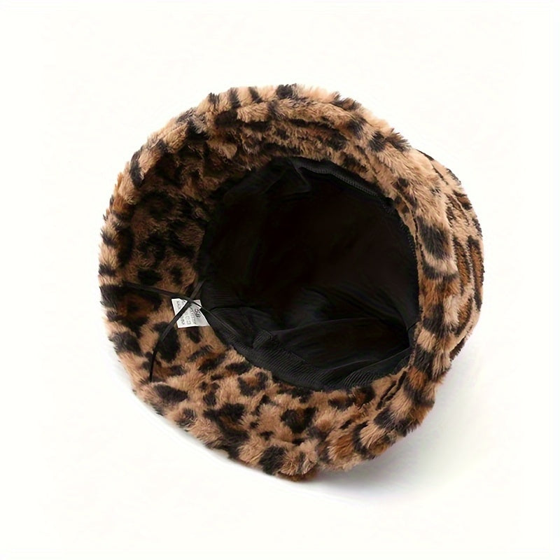 Sombrero marrón con efecto piel