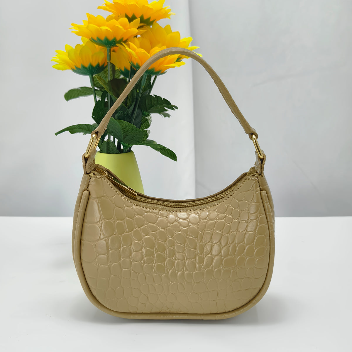 Charm de cocodrilo color albaricoque