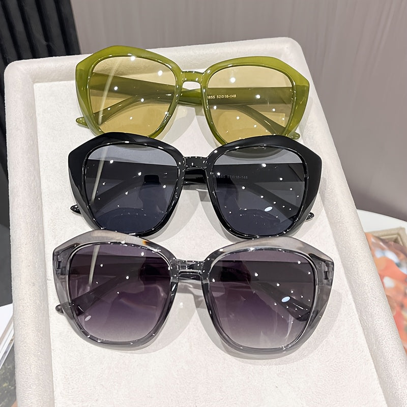 BLACK/BLACK Green Aura